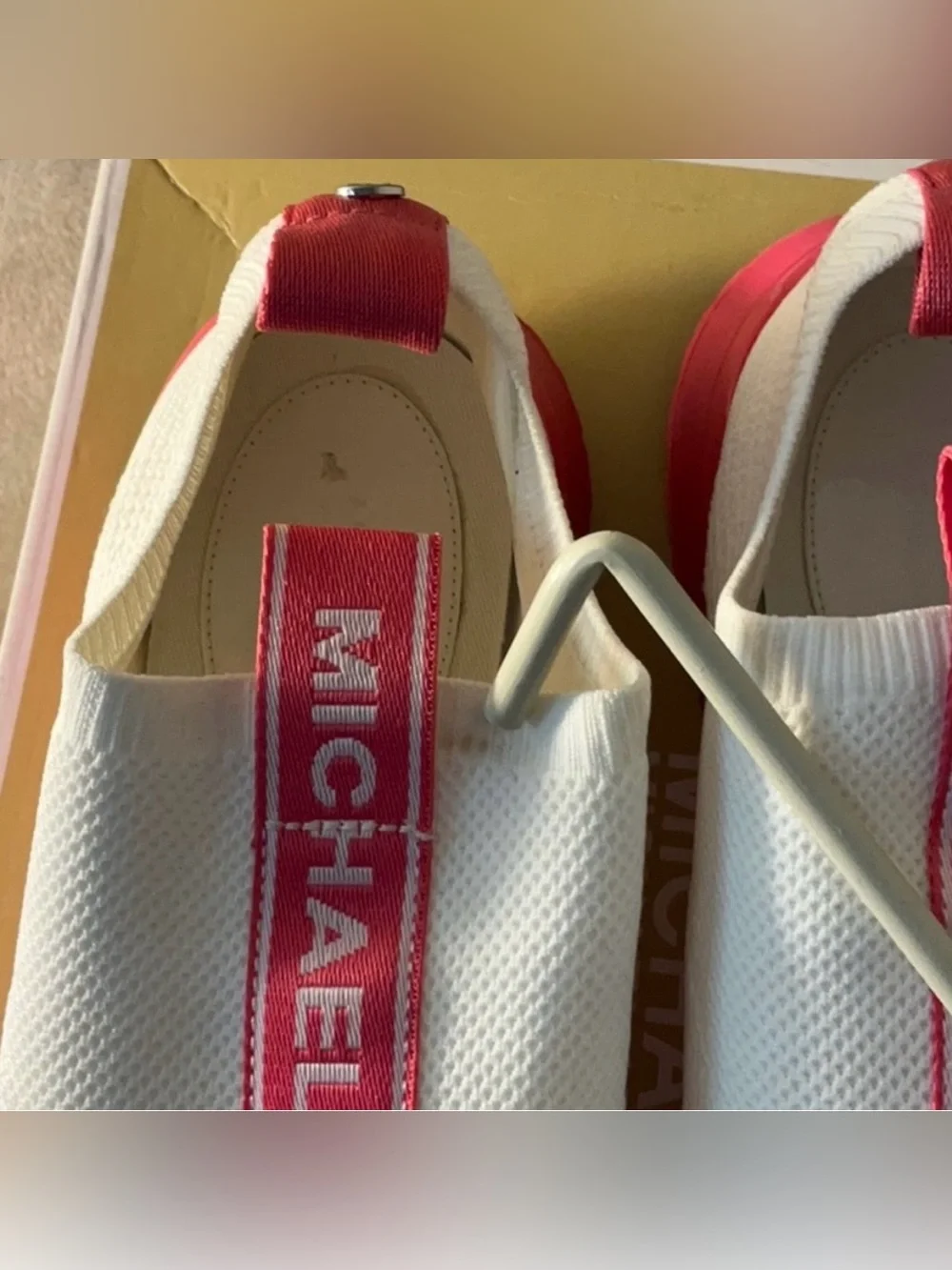 MICHAEL M KORS Bodie Optic White/Pink Knit Slip On Size 10
